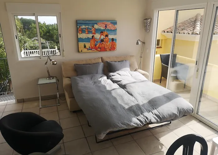 Roca Penthouse 아파트 에스테포나